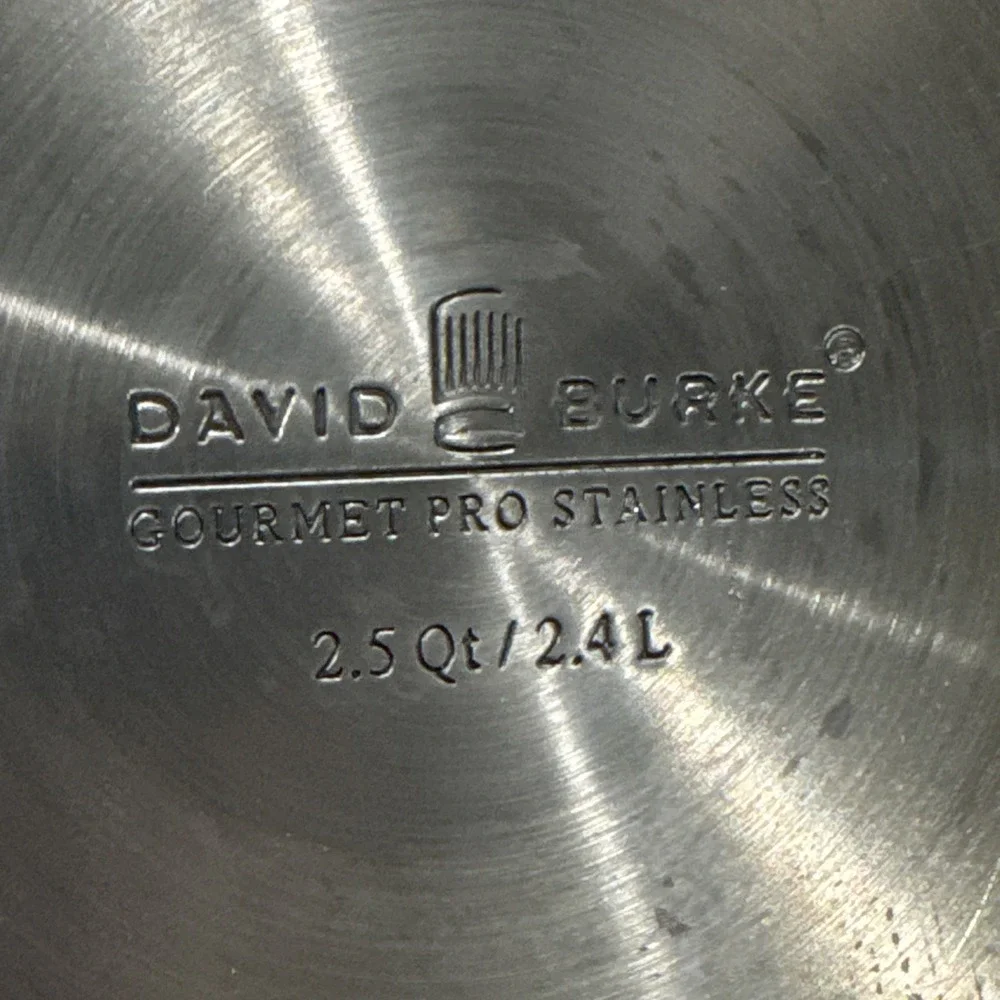 David Burke Gourmet Pro Stature EZ Strain 2.5 qt Saucepan double pour and lid